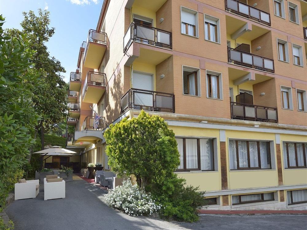 Hotel Attico Chianciano Terme Buitenkant foto