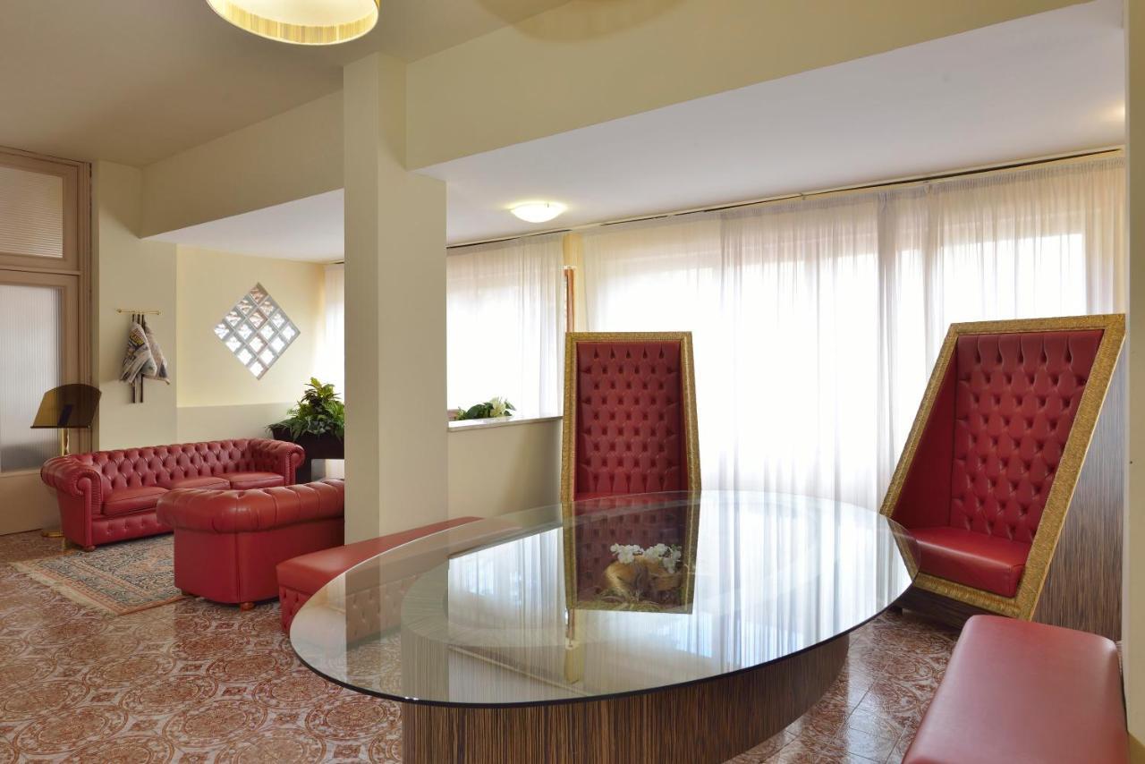 Hotel Attico Chianciano Terme Buitenkant foto