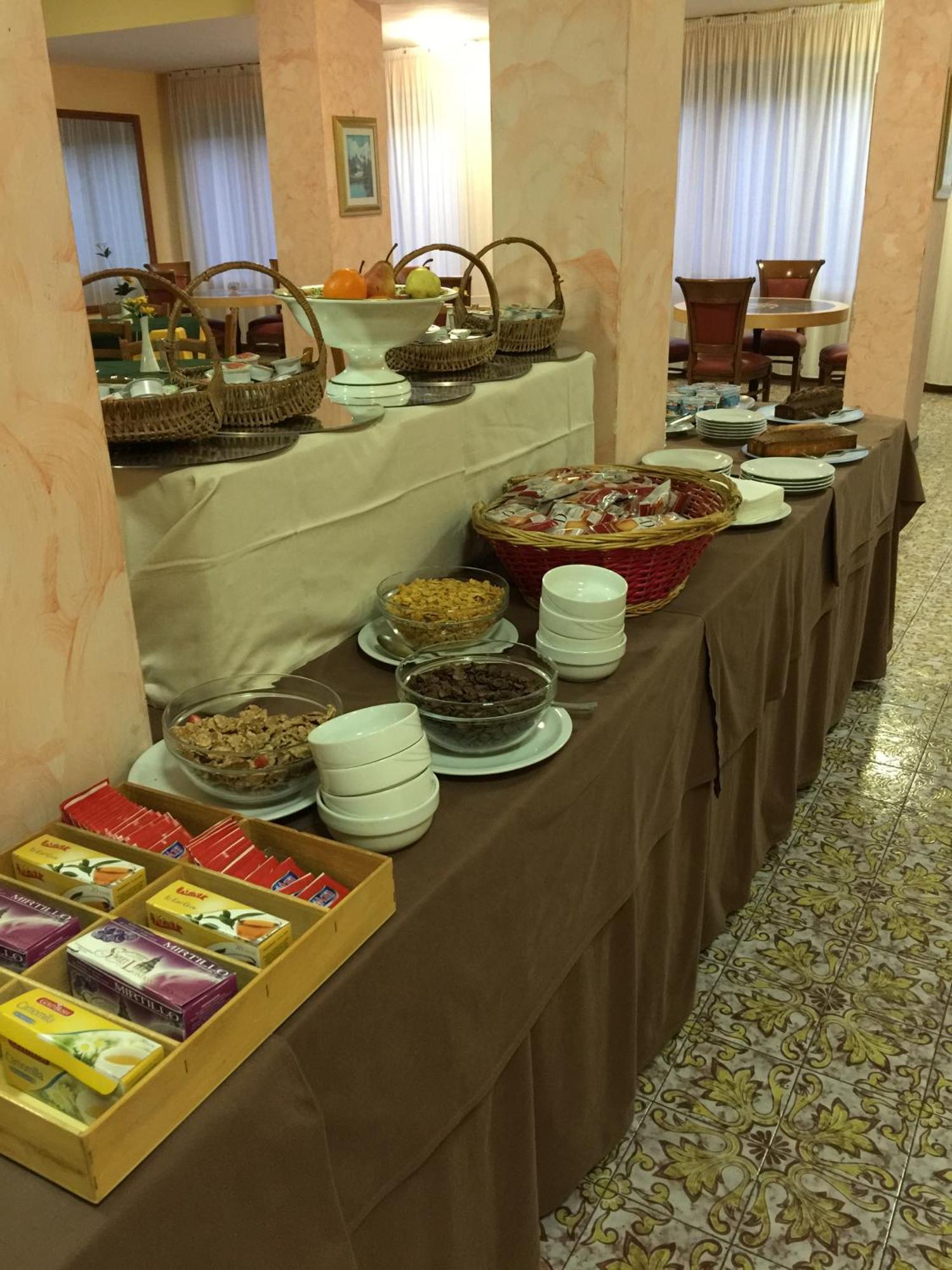 Hotel Attico Chianciano Terme Buitenkant foto